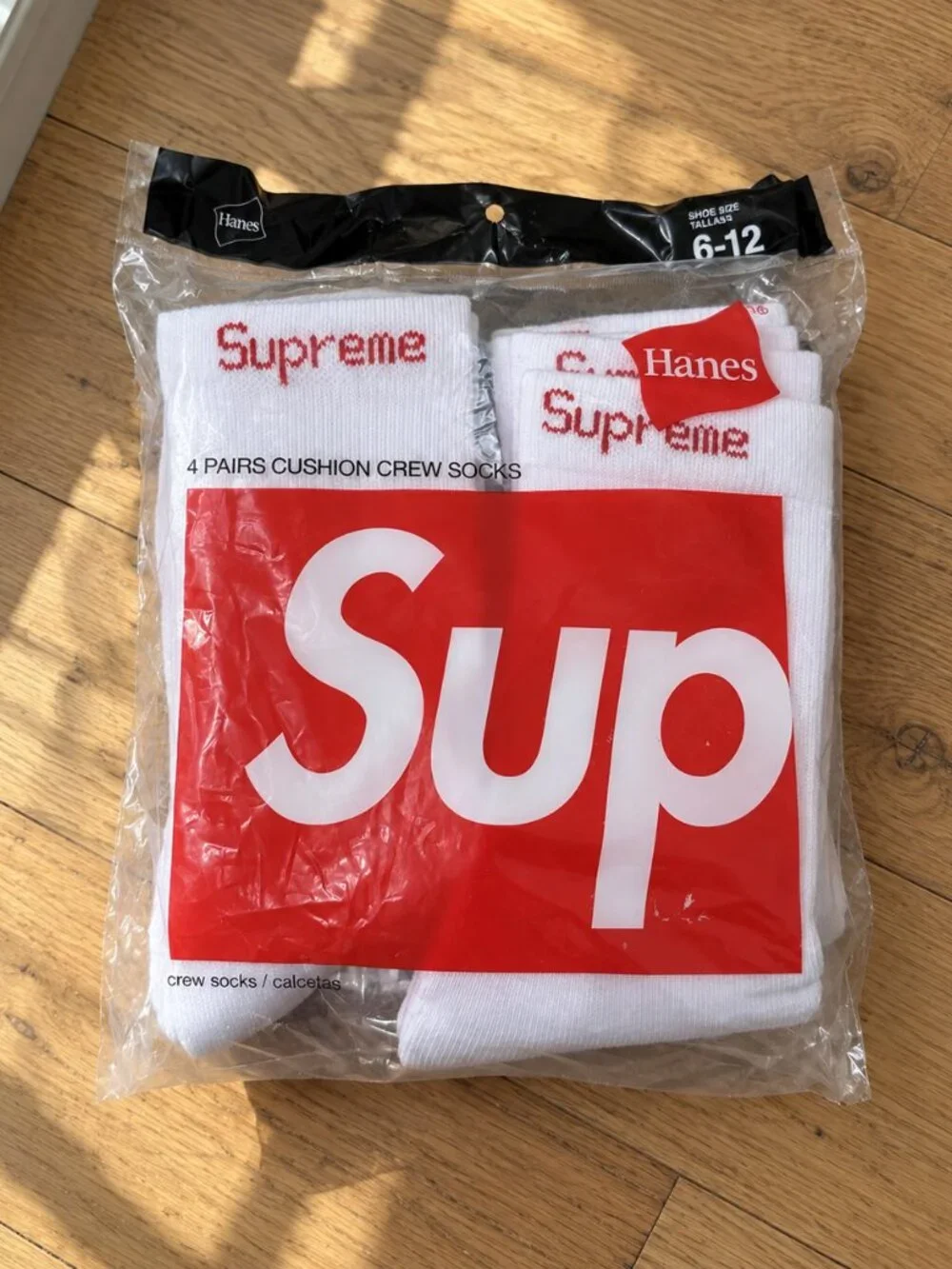 Supreme x Hanes White Crew Socks 4-Pack Size 6-12 New Sealed